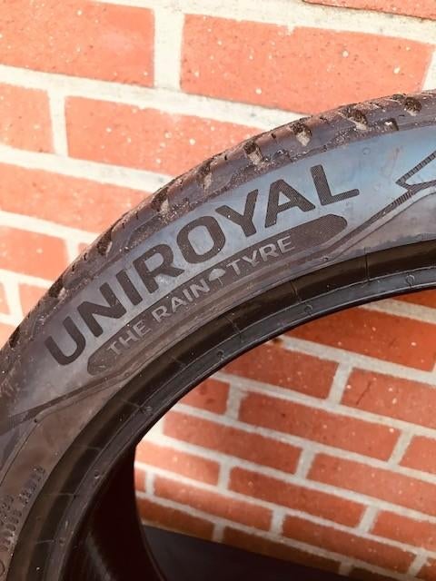 1 Autoband 4 seizoenen Uniroyal 205 45 R17 88V XL, Auto-onderdelen, Banden en Velgen, Ophalen, Gebruikt, 17 inch, 205 mm