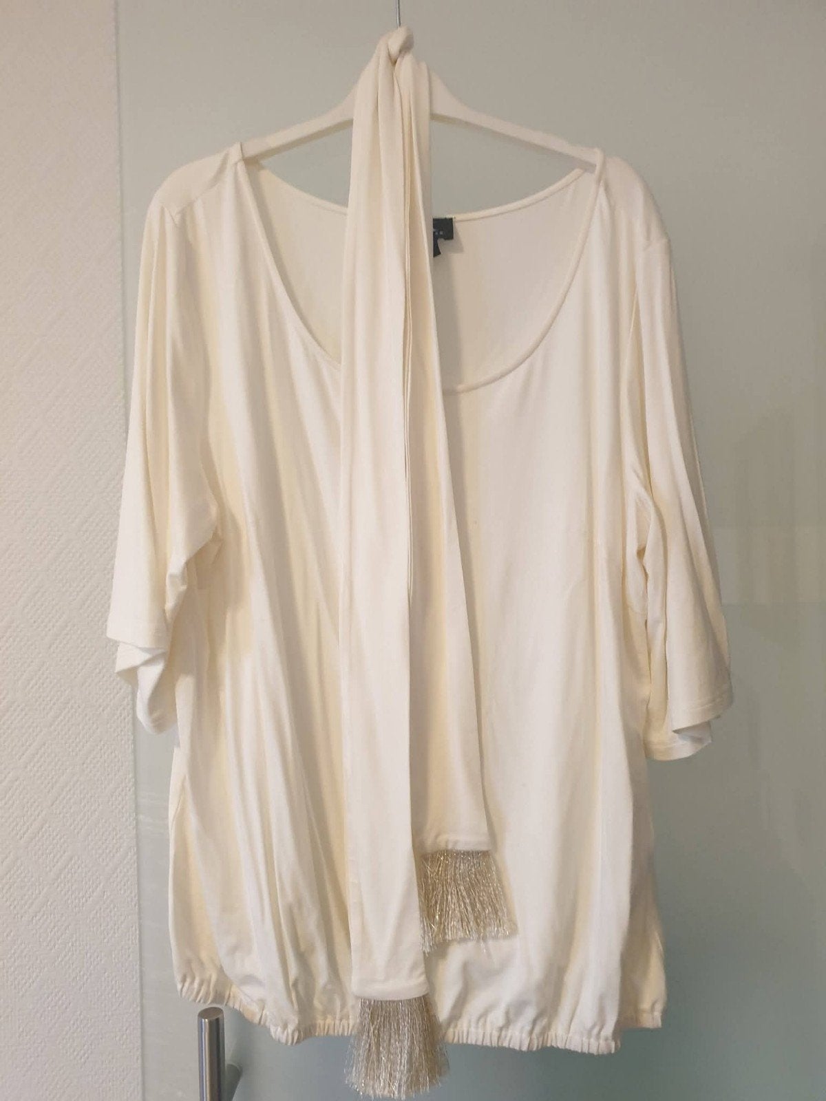 Blouse et écharpe K-design, Enlèvement, Taille 42/44 (L)