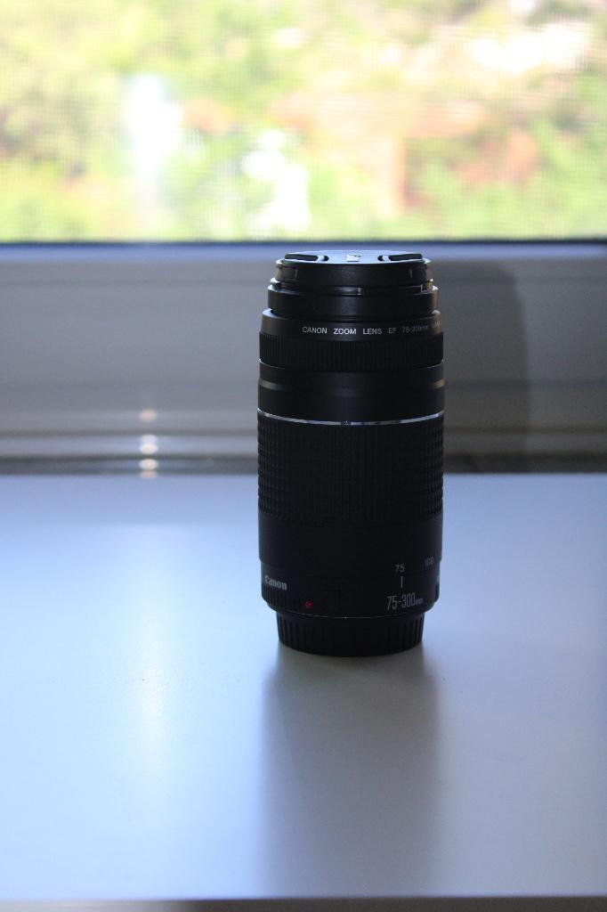 Objectif Canon 75-300 mm EF 1:4-5 ,6, Enlèvement ou Envoi, Comme neuf, Lentille standard, Zoom