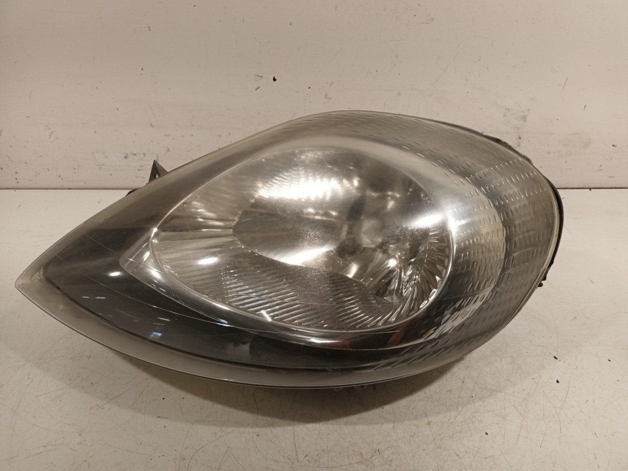 Koplamp links Renault Trafic, Onderdelen@venauto.nl, Van der Ven Autorecycling B.V., Gebruikt, Ettenseweg 76, 4706 PB Roosendaal, The Netherlands