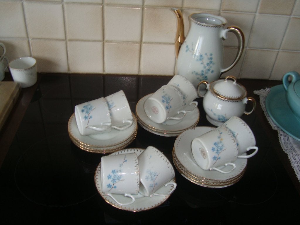 Service à café en porcelaine de Limoges., Enlèvement