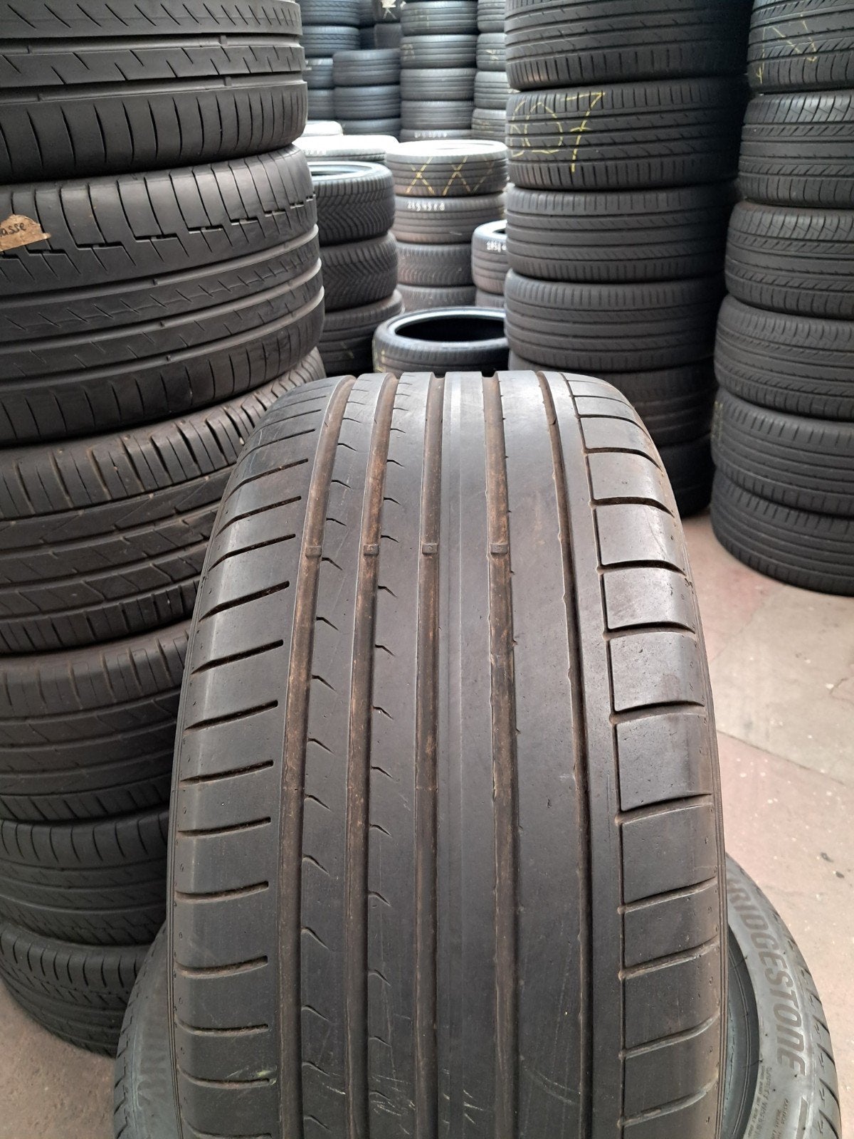 27545r18 275 45 r18 275/45/r18 DUNLOP avec montage