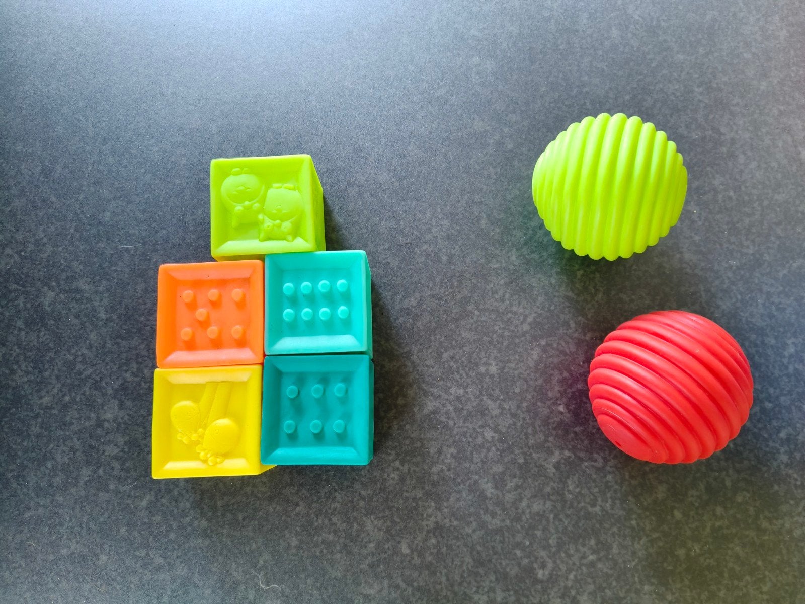 flexibele blokken en 2 balletjes, Ophalen, Gebruikt, Piepspeelgoed, Overige merken