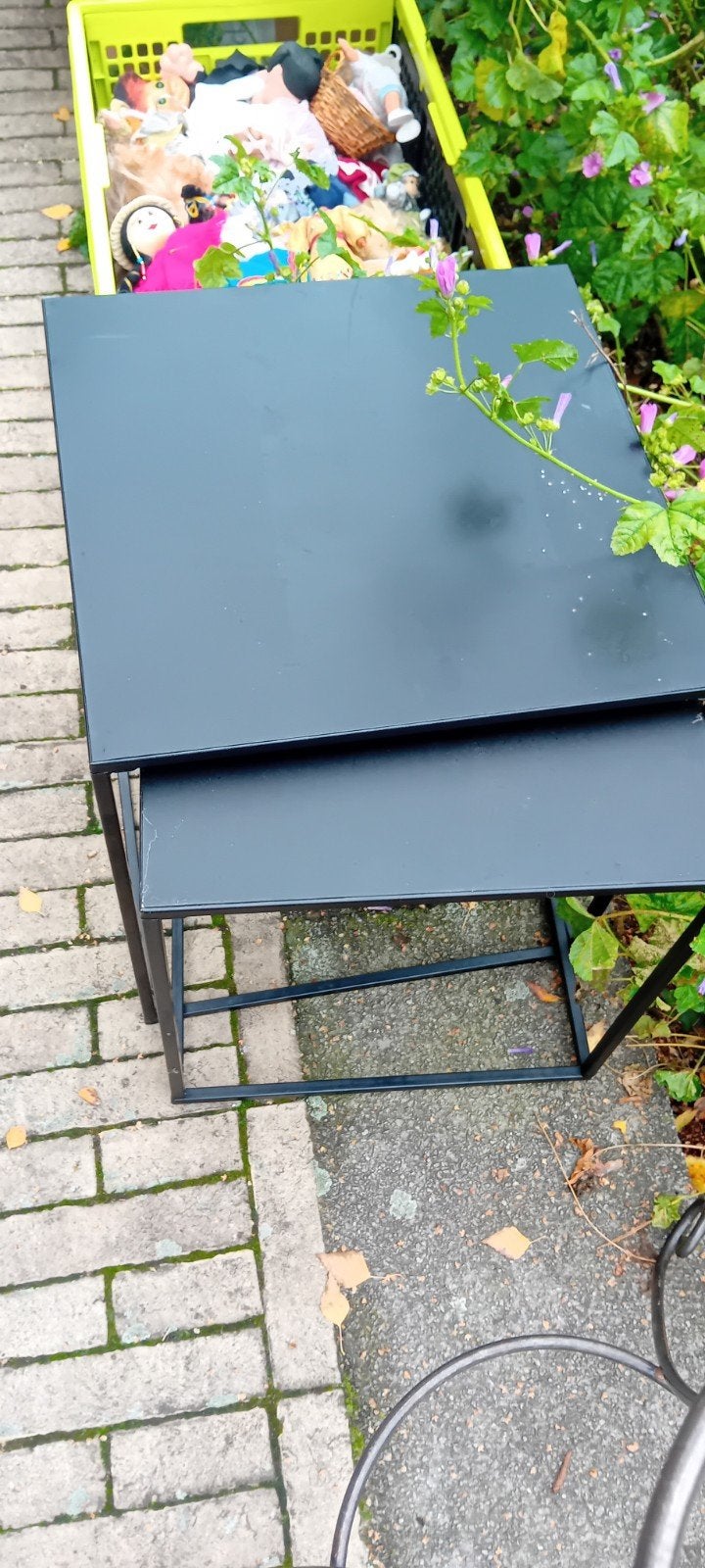 2 Ijzeren bijzettafels, Ophalen