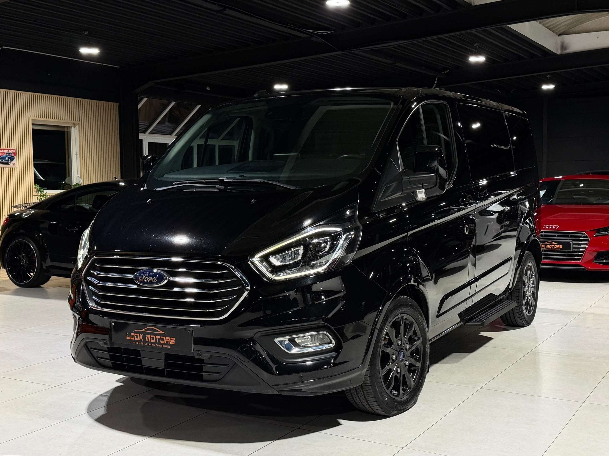 Ford Tourneo Custom 2.0 TDCi Titanium X 185CV 8 PLACES CUIR, Auto's, 4 cilinders, USB, Zwart, Leder