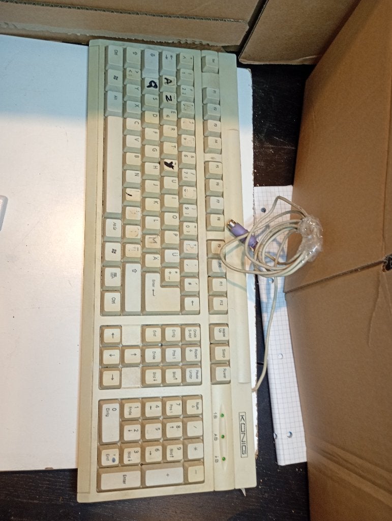 Clavier konig, Computers en Software, Toetsenborden, Ophalen of Verzenden, Azerty, Gebruikt