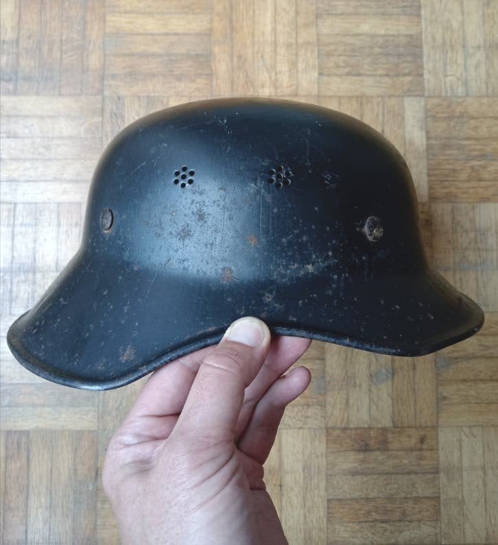 Duitse M38/44 Gladiator Helm Volkssturm/ Luftschutz, Ophalen of Verzenden