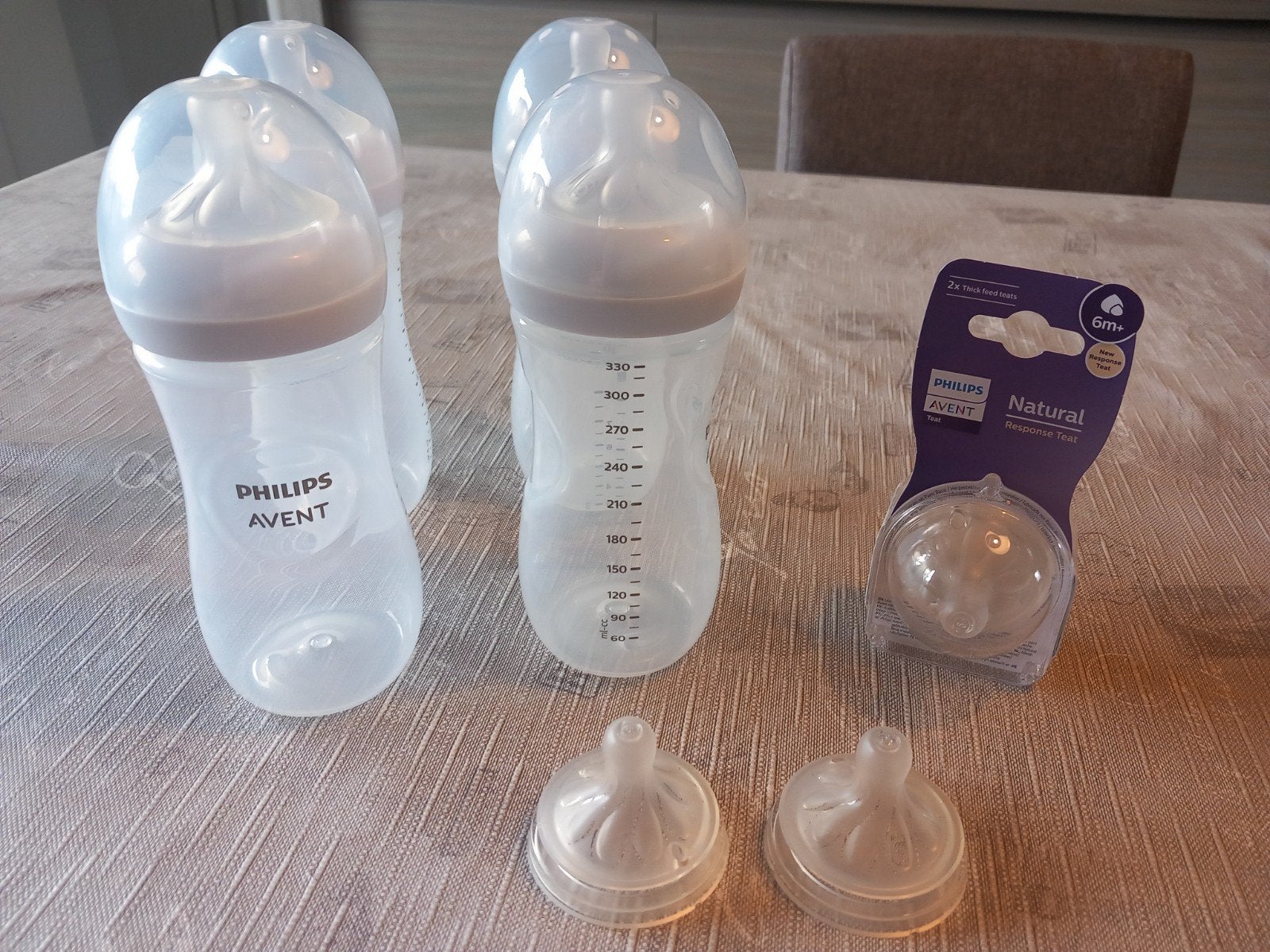 4 flessen 330ml avent met tutjes, Kinderen en Baby's, Ophalen