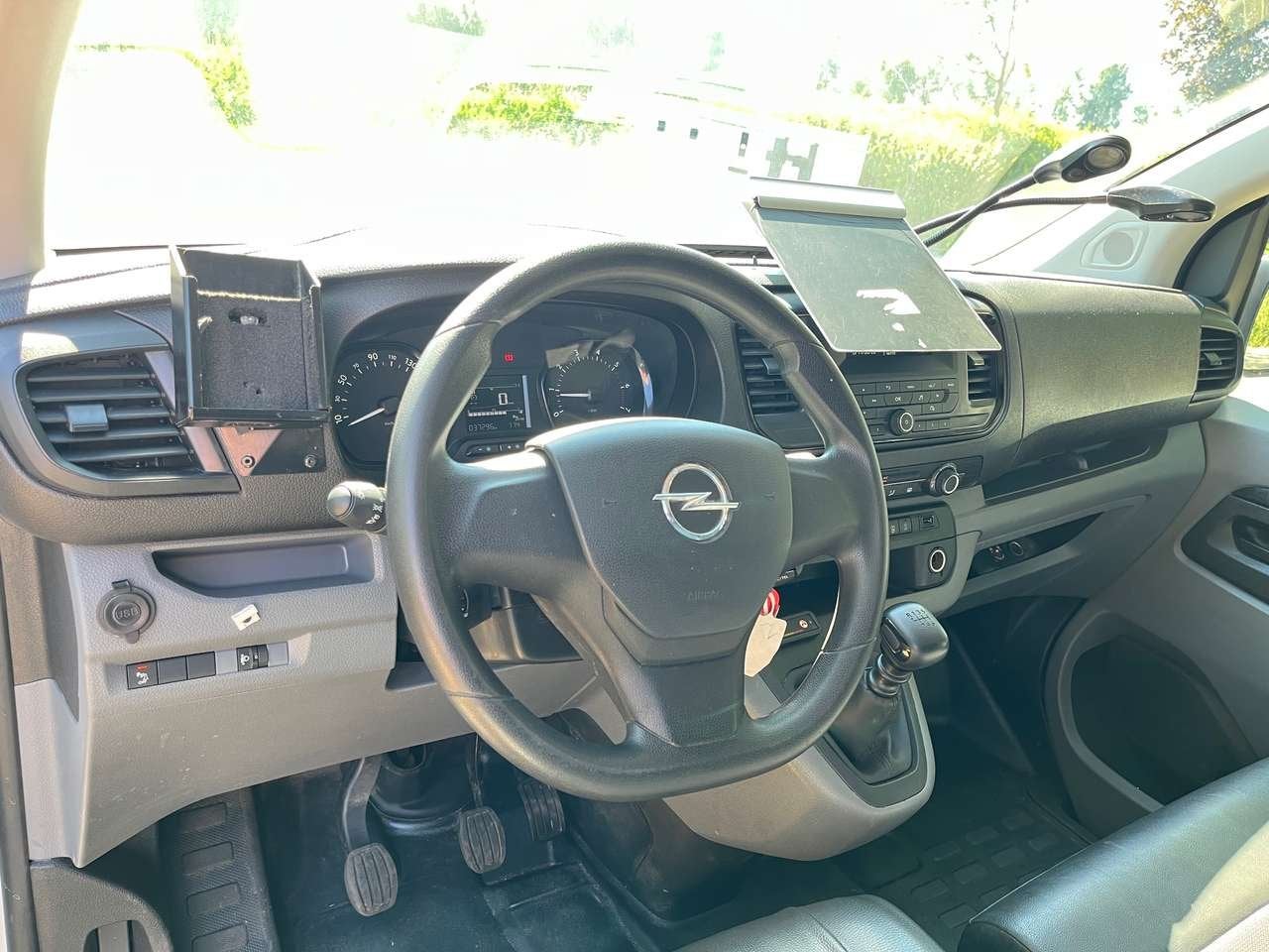 Opel Vivaro 1,5 CDTi L3H1/1eignr 37300km Airco/Handsfree/Pd, Autos, Camionnettes & Utilitaires, 75 kW, Achat, 6 portes, Entreprise