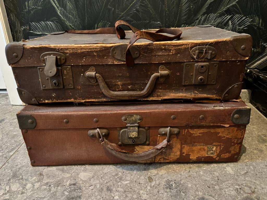 2 oude vintage valiezen, Ophalen