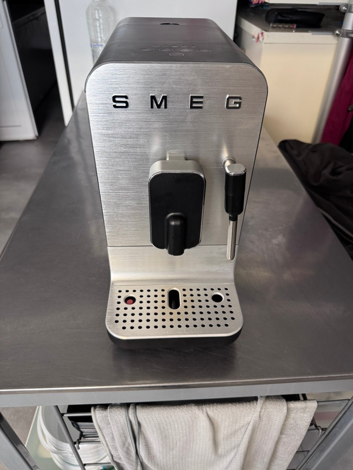 EXPRESSO SMEG BCC12BL, Electroménager, Cafetières, Machine à espresso, Enlèvement ou Envoi, Café en grains, 2 à 4 tasses