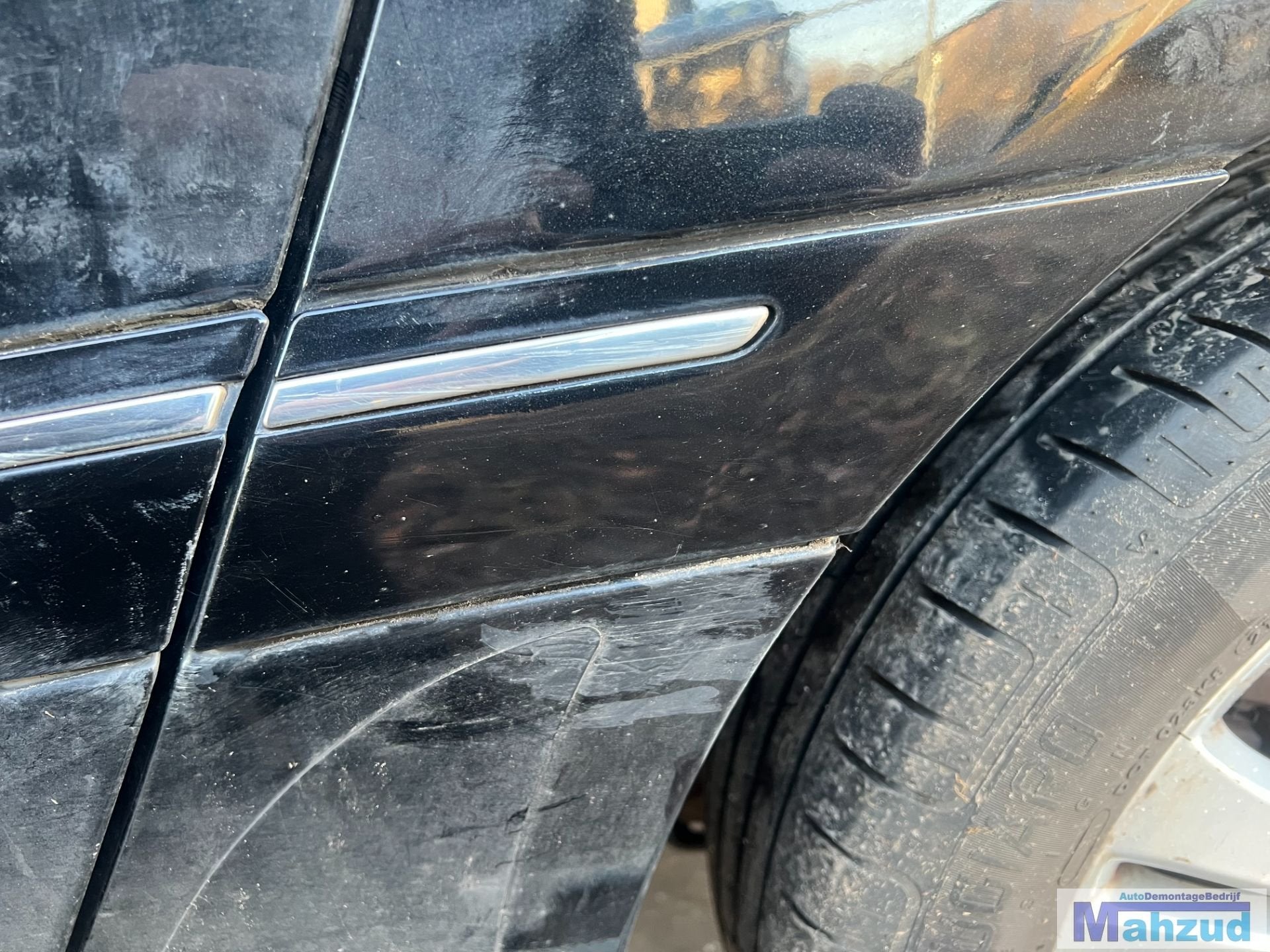 MERCEDES B KLASSE W245 Zwart 191 links sierstrip 2004-2011, Gebruikt, Mercedes-Benz AG, Mercedes-Benz, Mercedesstrasse 120
70372  Stuttgart, DE