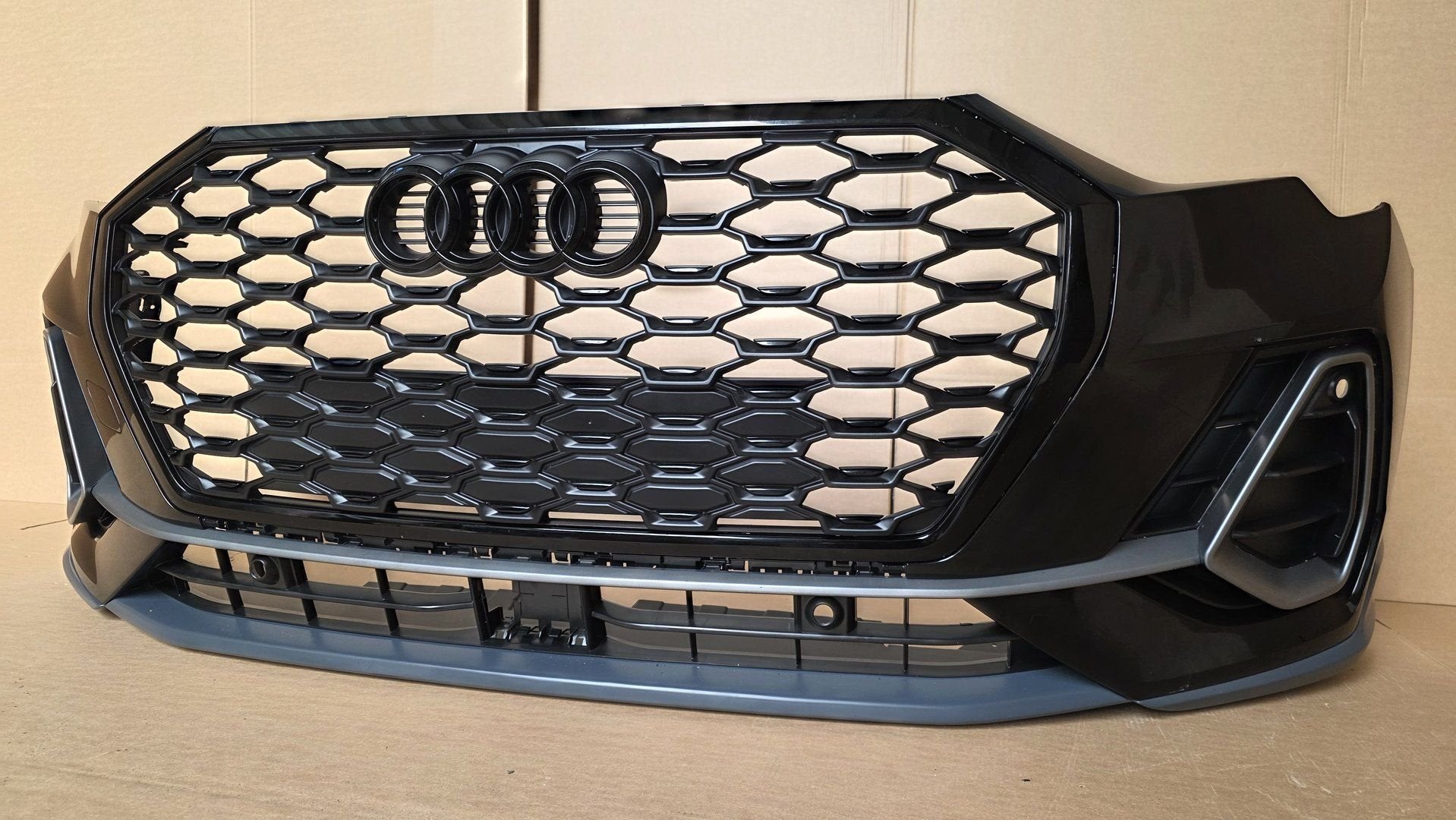 Voorbumper Audi Q3 83A F3 S-line SLINE  BUMPER LY9T ORIGINEE, -, Origine de la pièce connue, Audi, Utilisé