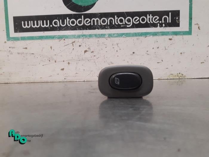 Elektrisch Raam Schakelaar van een Saab 9-5, Gebruikt, -, -, Ophalen of Verzenden