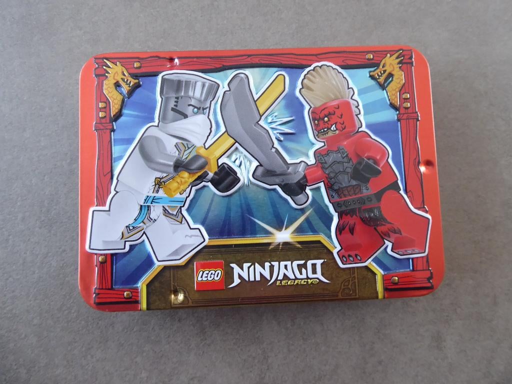 Metal box avec 2 figurines LEGO : Zane vs. Dragonian Scout, Enlèvement ou Envoi, Neuf, Lego
