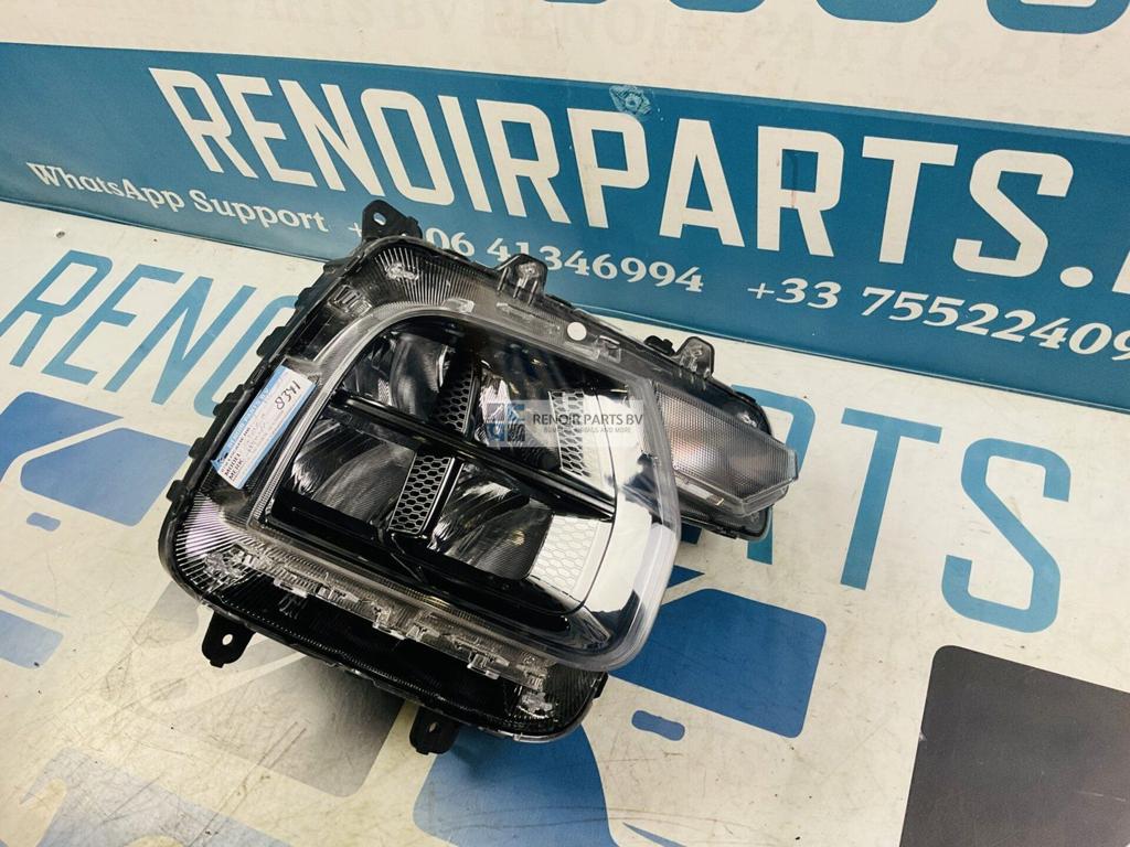 Koplamp Hyundai Staria VAN 92102-CG1 H05R US4 2024-2025 2-D5, Gebruikt, -, -, 6 maanden garantie