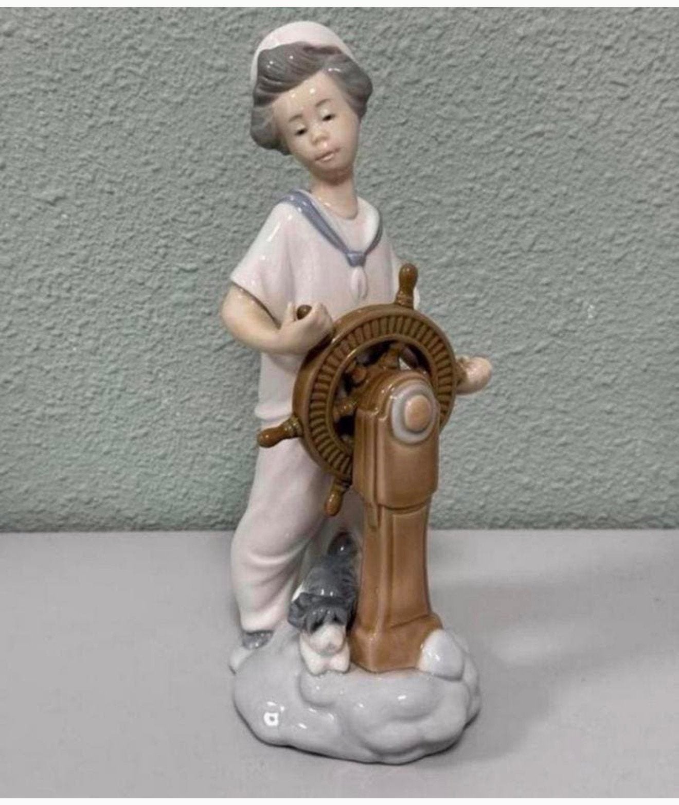 Prachtig porseleinen beeld Vintage 1985 NAO Lladro zeil boy, Ophalen of Verzenden, Zo goed als nieuw
