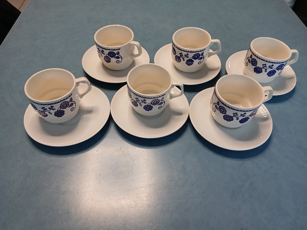 set van 6 stenen kopjes en schoteltjes, Gebruikt, Keramiek, Ophalen of Verzenden, Overige stijlen
