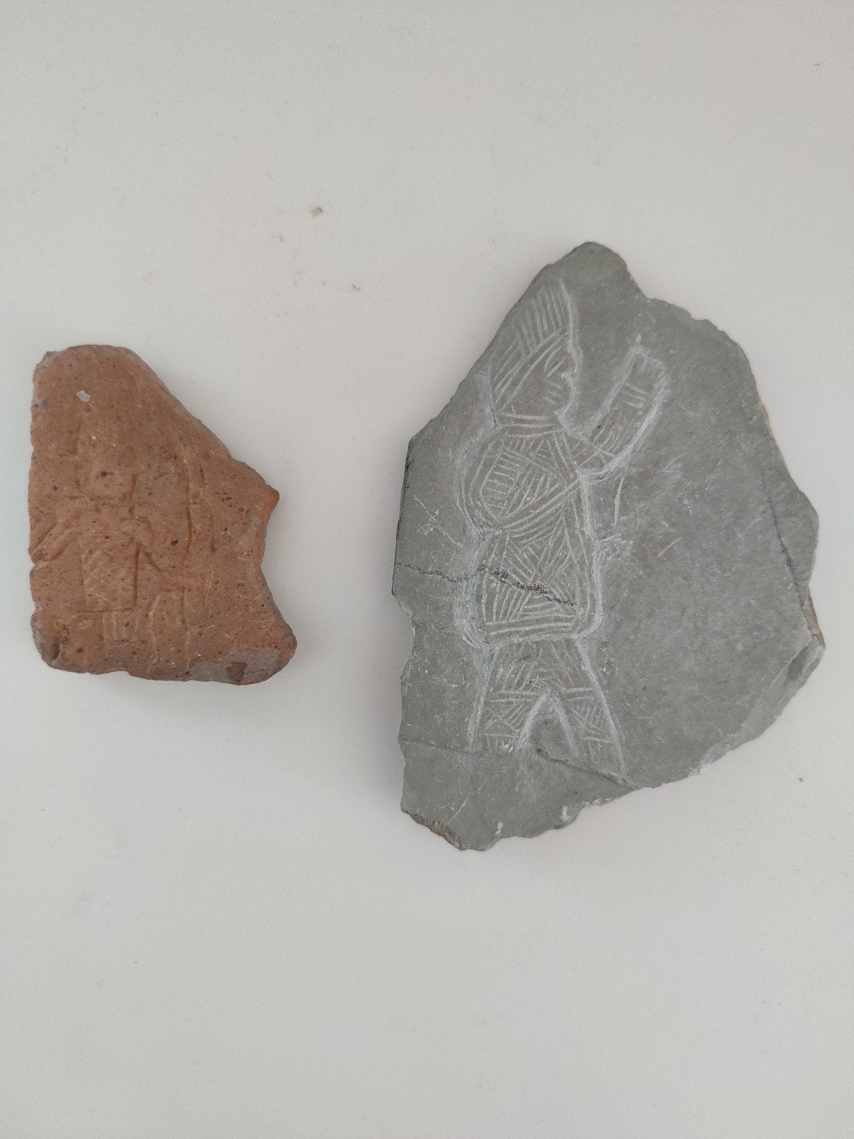 bodemvondst ingekerfde figuren kunst Turkije steen aardewerk, Verzenden