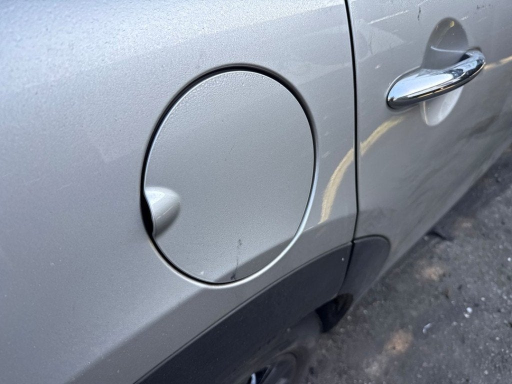 TRAPPE D'ESSENCE Mini Mini (F55) (01-2013/10-2017), Petuelring 130
80809  München, DE, Mini, Utilisé, Minikundenbetreuung@mini.de