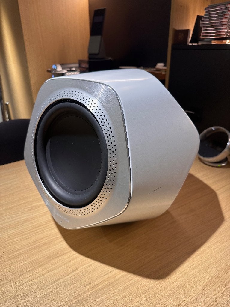 Bang & Olufsen Beolab 19 wit subwoofer WISA -B&O, Compatible son surround/home cinéma, Subwoofer, Info@bang-olufsen.dk, Comme neuf