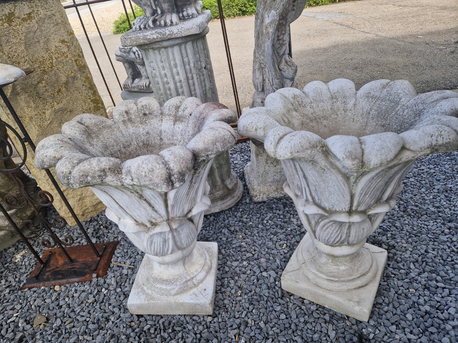 Cement pot KELK 55/45cm  €65 per stuk, Ophalen