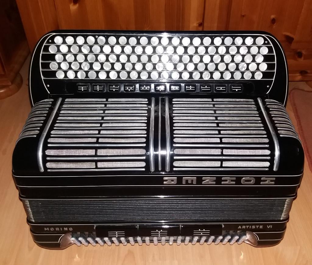 Hohner Morino Artiste VI (Do.1), Muziek en Instrumenten, Accordeons, Ophalen, Gebruikt, Met riemen, Overige formaten