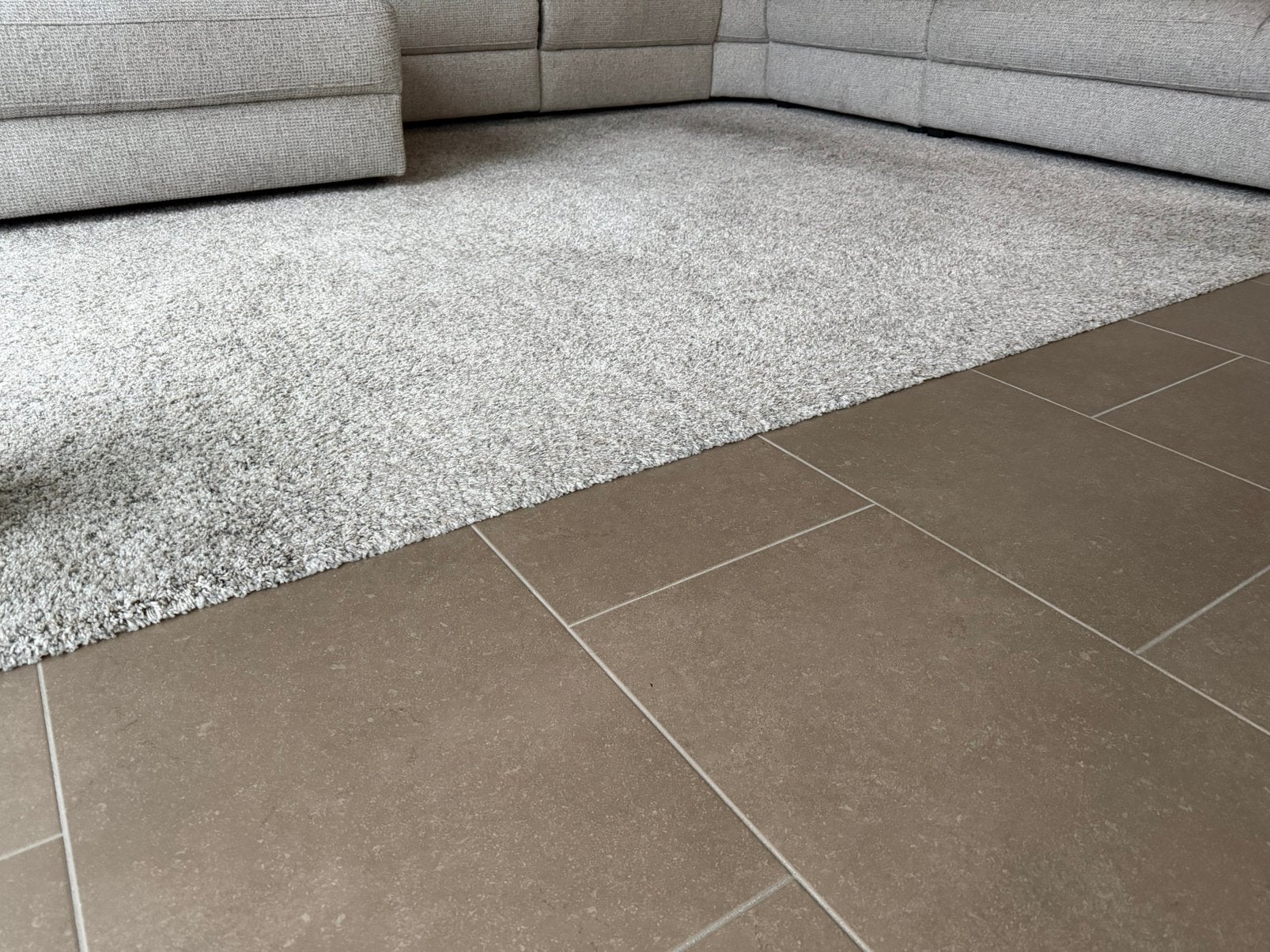 Tapijt 2,40m x 3,40m - Beaufort Uni Light Grey, Maison & Meubles, Ameublement | Revêtements de sol, Comme neuf, Enlèvement, Gris