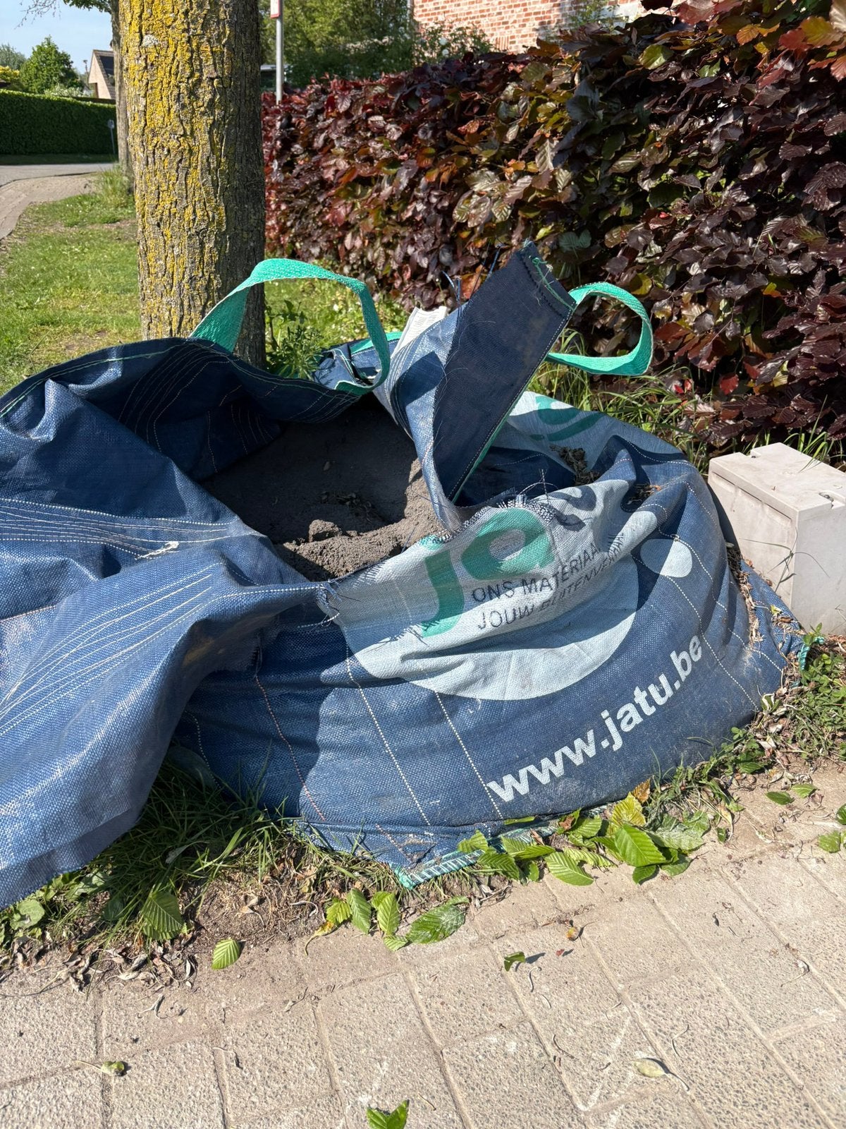 Gratis Kalksteenslag 0/4 overschot, Ophalen, Zwart, Zo goed als nieuw, Grind