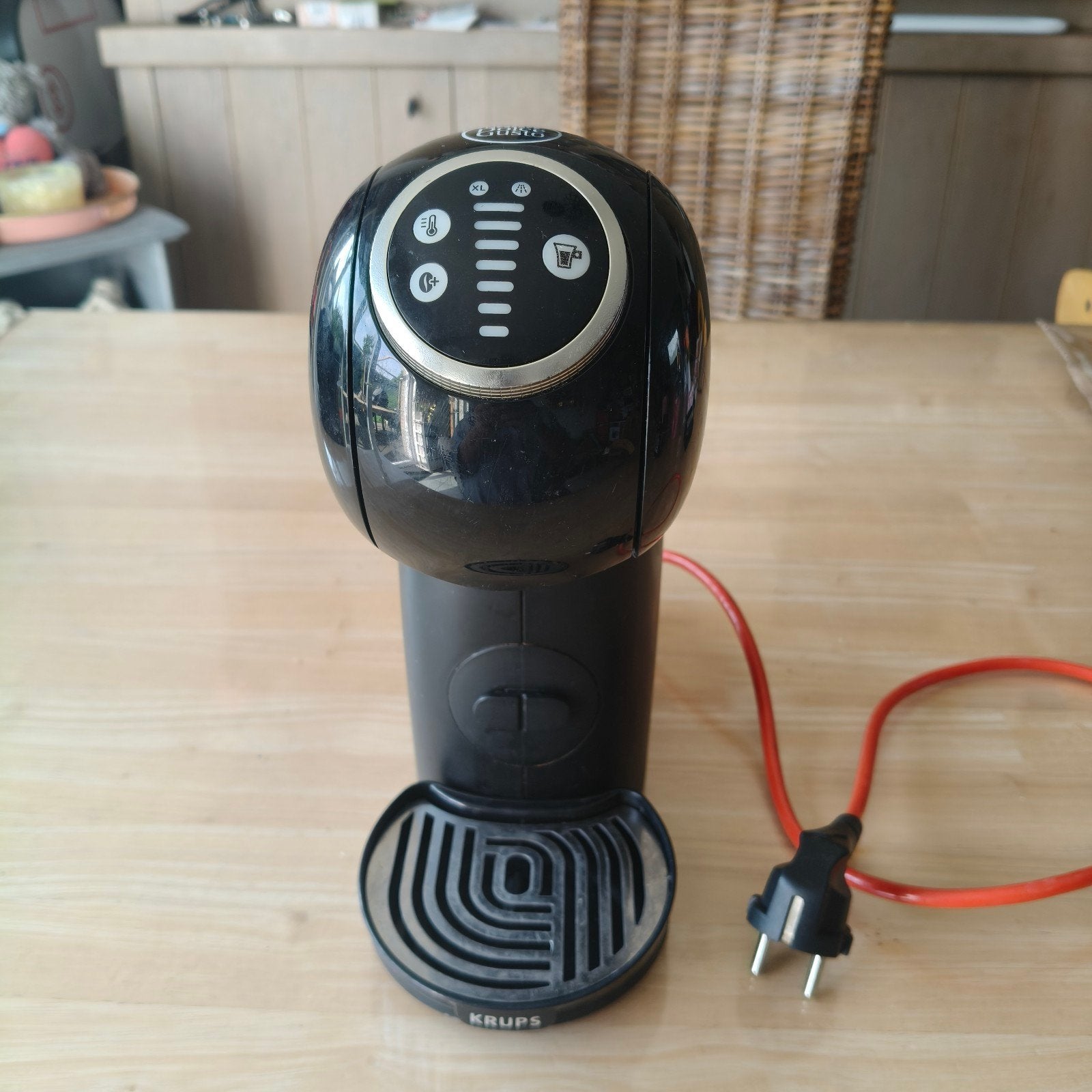 Krups Dolce Gusto genio S, Machine à espresso, Réservoir d'eau amovible, Dosettes et capsules de café, Comme neuf
