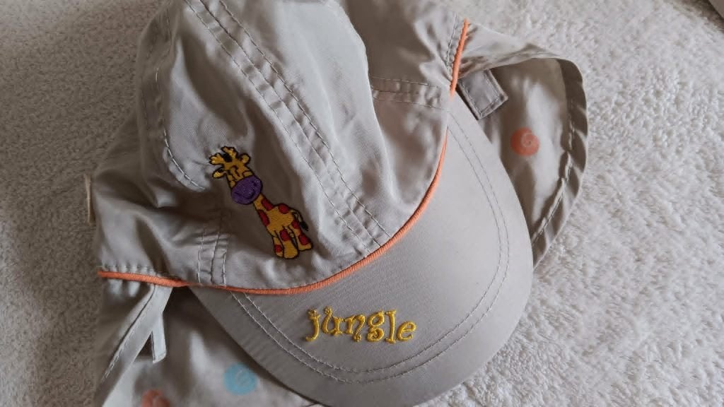 Zomerpet met nekbescherming maat 48 cm, Enfants & Bébés, Vêtements de bébé | Casquettes & Chapeaux, Enlèvement, Utilisé, Garçon