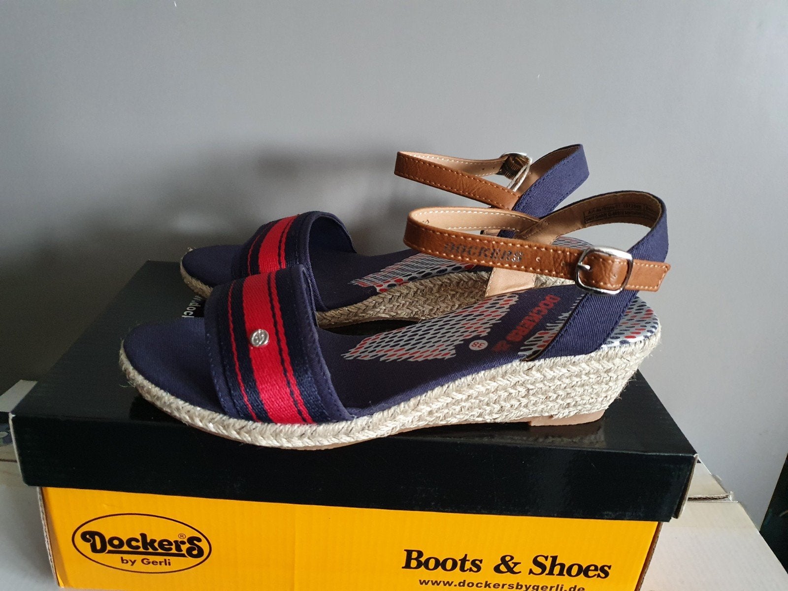 Nieuwe sandalen van Dockers maat 38, Blauw, Nieuw, Dockers, Sandalen of Muiltjes