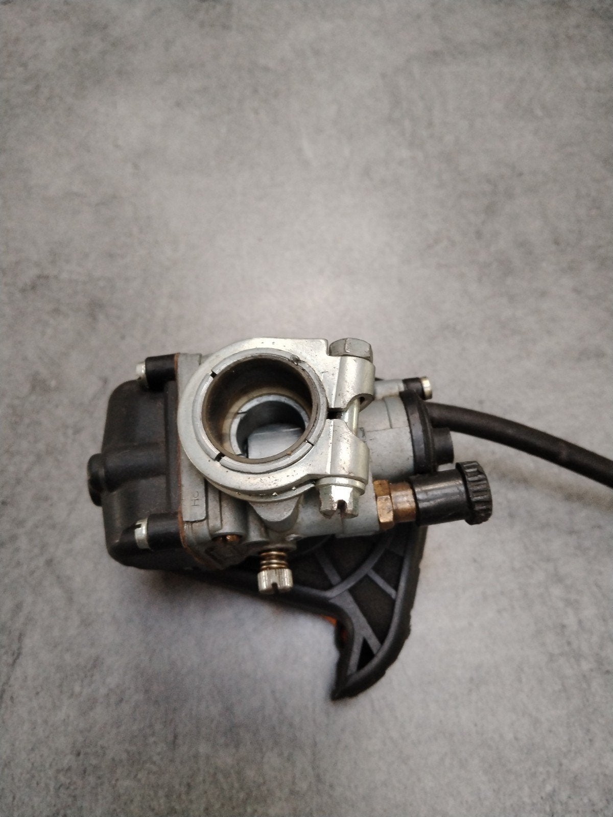 Honda camino, Enlèvement, Carburateur
