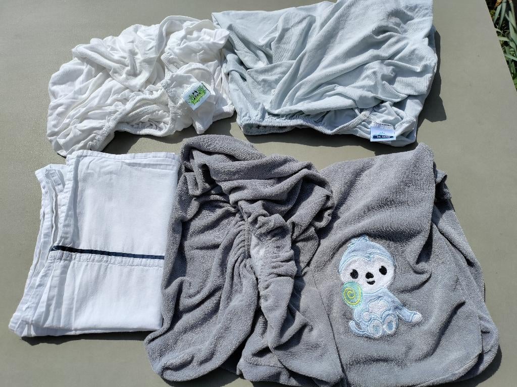 Pakket voor wieg: 4 verschillende stuks, Kinderen en Baby's, Ophalen, Gebruikt, Jongetje of Meisje, Hoeslaken of Sloop