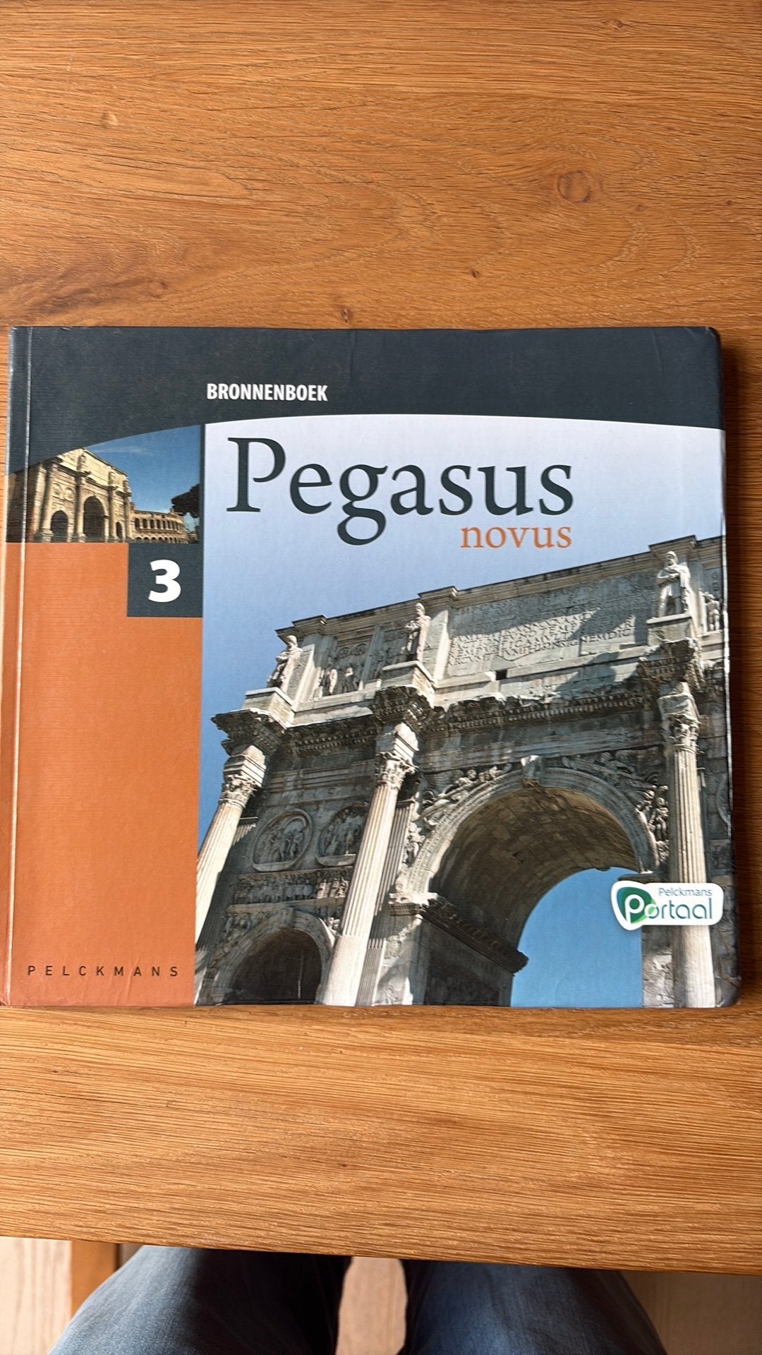 Pegasus novus bronnenboek 3, Boeken, Ophalen, Zo goed als nieuw