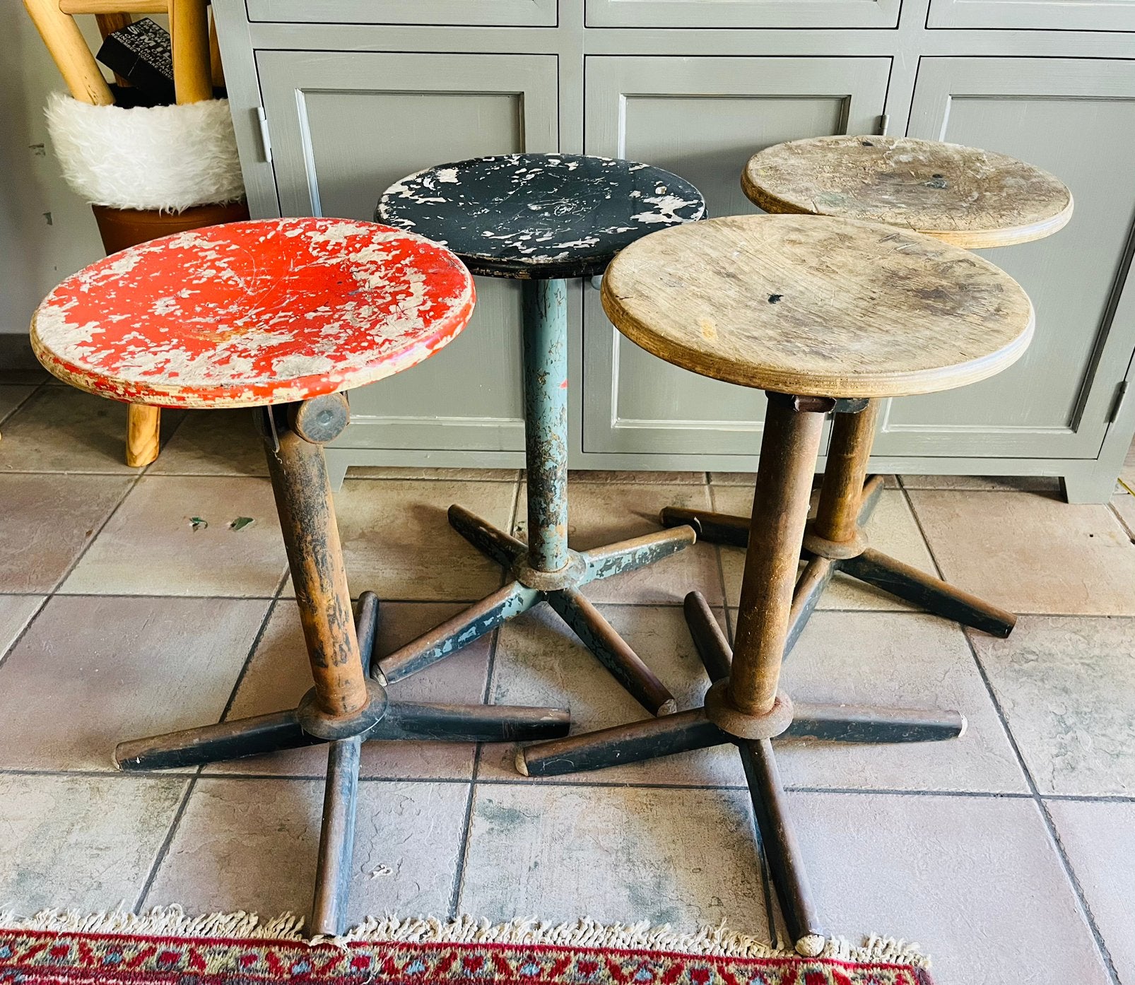 4 authentieke vintage schoolkrukjes (verstelbaar), Maison & Meubles, Enlèvement, Réglable en hauteur, Utilisé, Bois