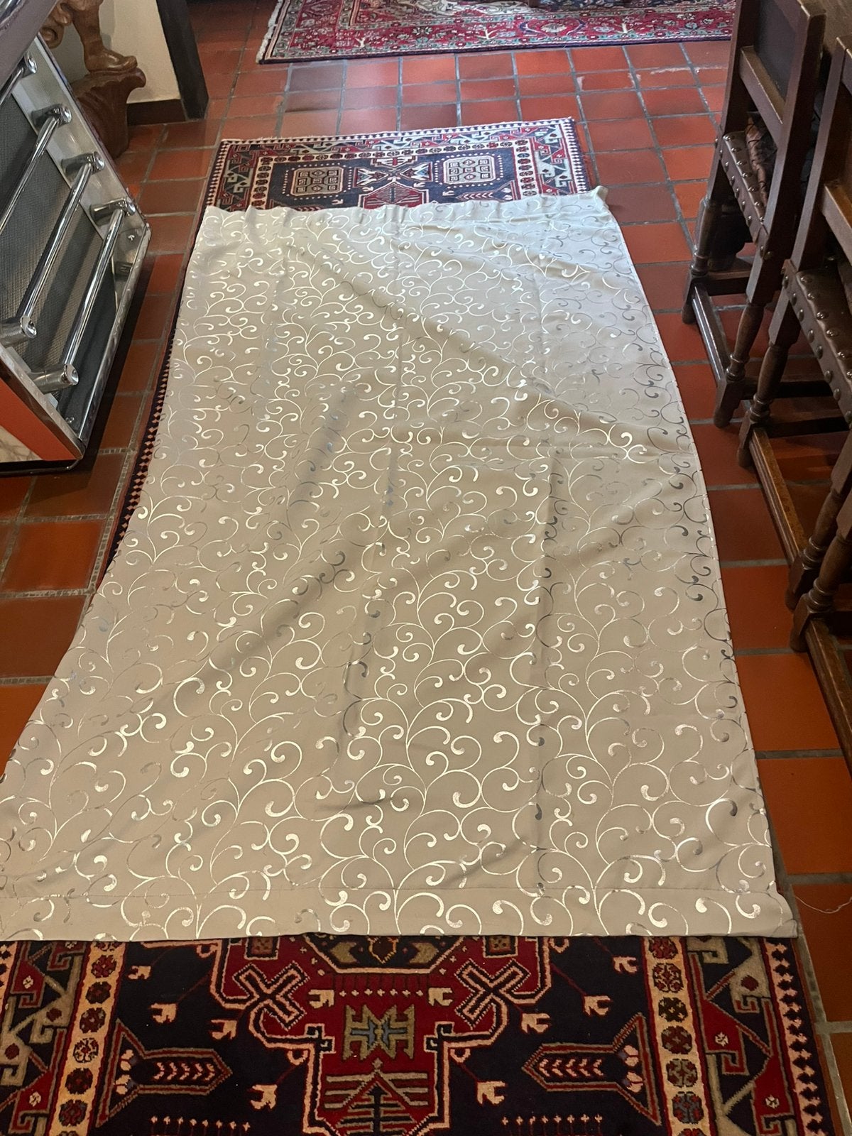 3 gordijnen grijs met zilver, Huis en Inrichting, Stoffering | Tapijten en Vloerkleden, Ophalen, Gebruikt, 100 tot 150 cm, 200 cm of meer