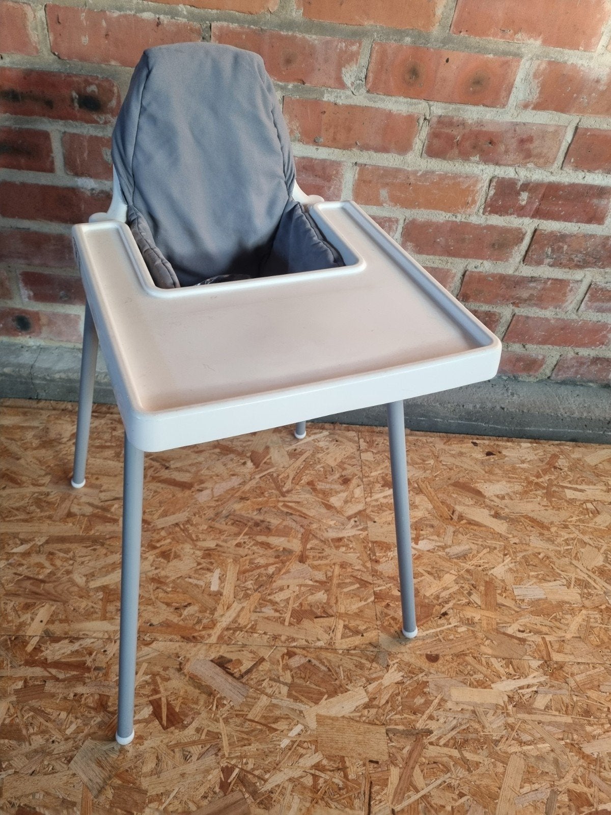 Chaise de salle à manger Ikea, Enlèvement