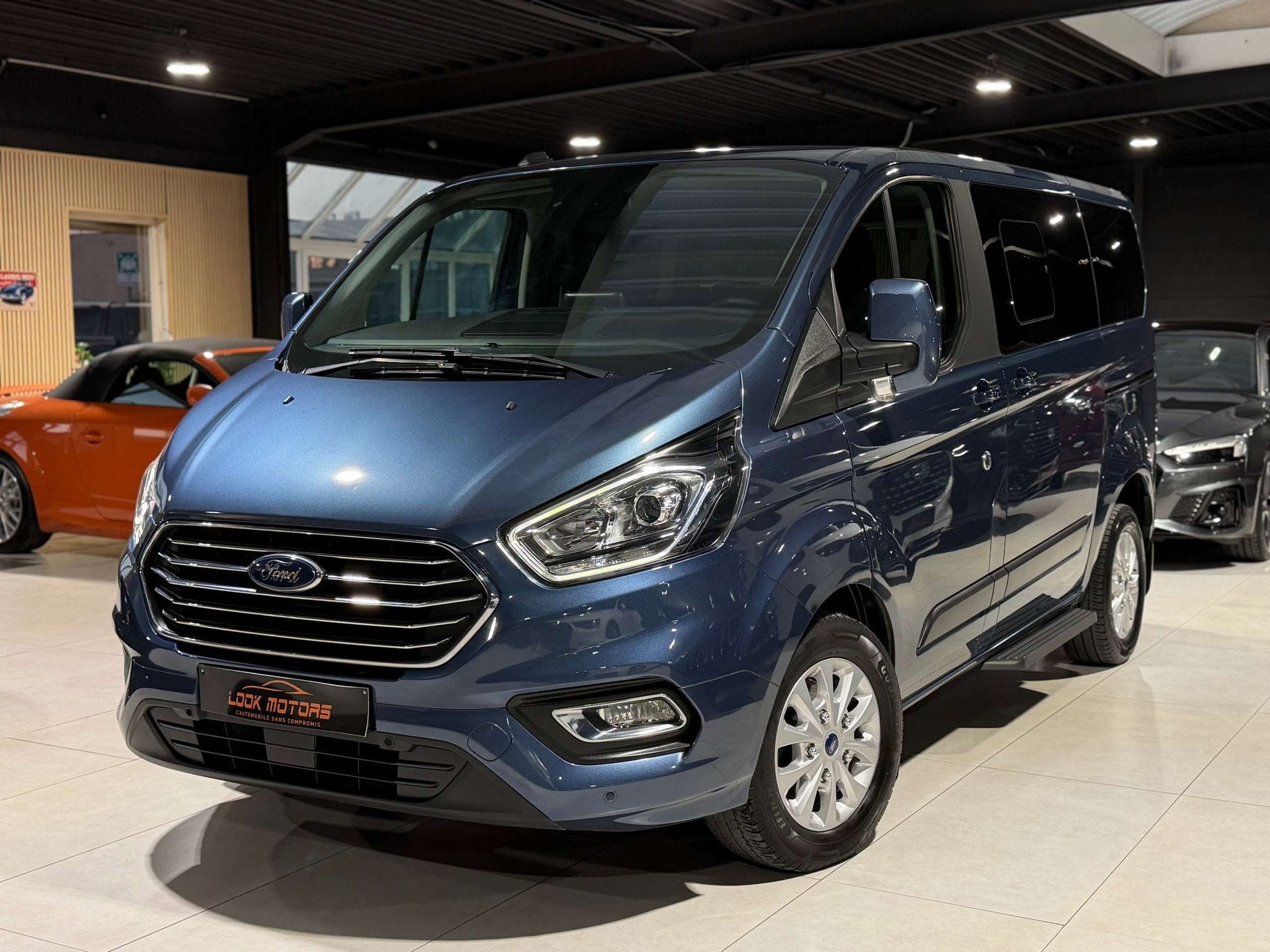 Ford Tourneo Custom 2.0 TDCi / BOITE AUTOMATIQUE / 130cv / 8, Autos, Ford, Achat, Euro 6, Entreprise, 5 portes