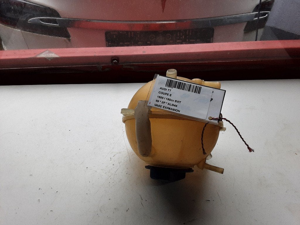 VASE D'EXPANSION Audi TT (8N3) (ZSB1JO121403A), Auto-Union-Straße  1,
85057  Ingolstadt, DE, Info@audi.de, Audi, Utilisé