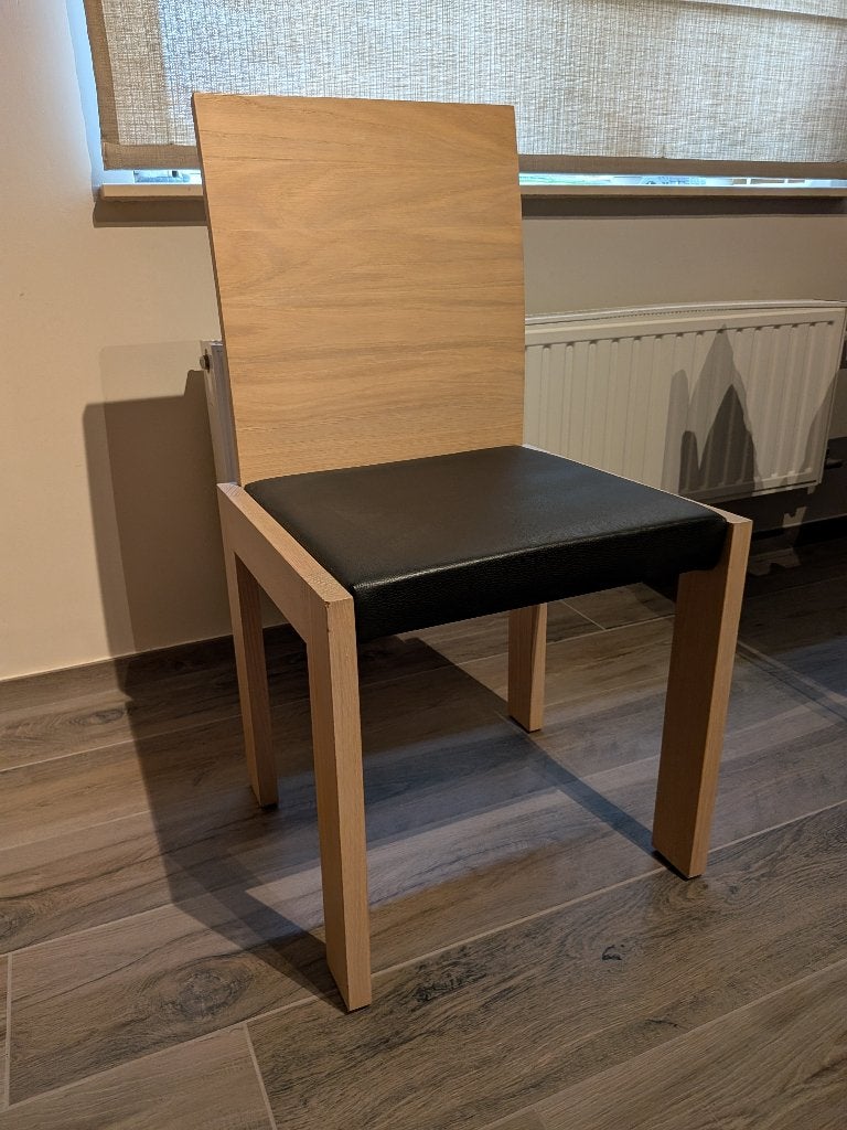 4 massief eiken stoelen met lederen zitting, Huis en Inrichting, Stoelen, Ophalen, Gebruikt, Zwart, Hout