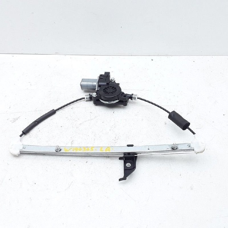 MECANISME VITRE ARRIÈRE GAUCHE Mazda CX-3 (DJ / DK), Dhr. M. Roggen, Mazda, Stadsweg 37 37
9917 PV  WIRDUM GR., NL, Utilisé