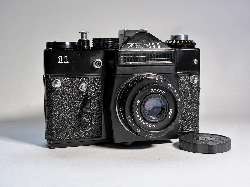 Zenit 11 + KMZ Industar 50-2 50 mm F/3,5, Enlèvement ou Envoi, Utilisé, Reflex miroir, Autres Marques