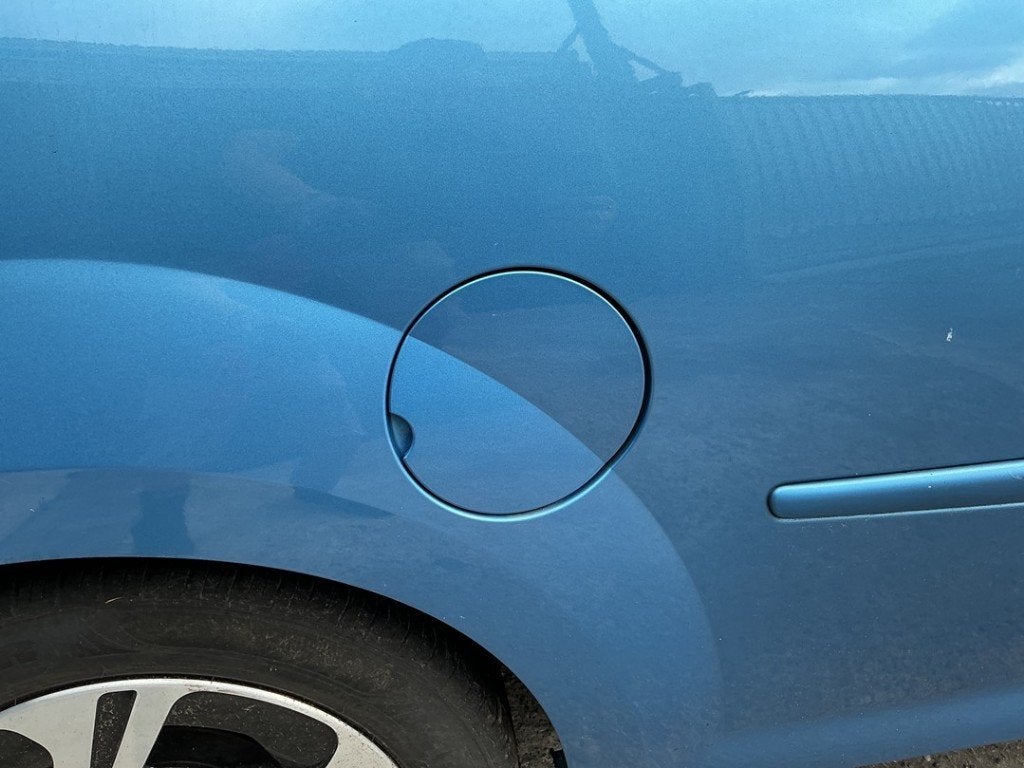 TANKKLEP Renault Twingo II (CN) (01-2007/09-2014), Gebruikt, Renault, Peter-Huppertz-Straße 5
51063  Köln, DE, Dialog.deutschland@renault.de