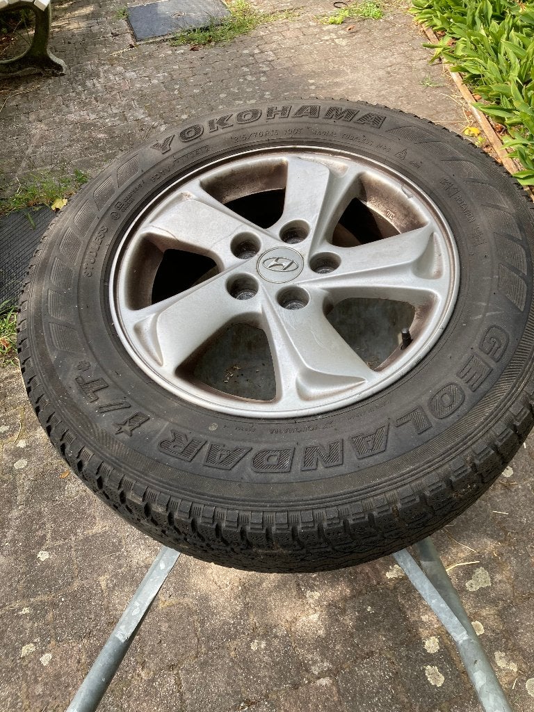 Winterbanden&originele velgen - Hyundai IX35 215/70R16 100T, Ophalen, 16 inch, Banden en Velgen, Winterbanden