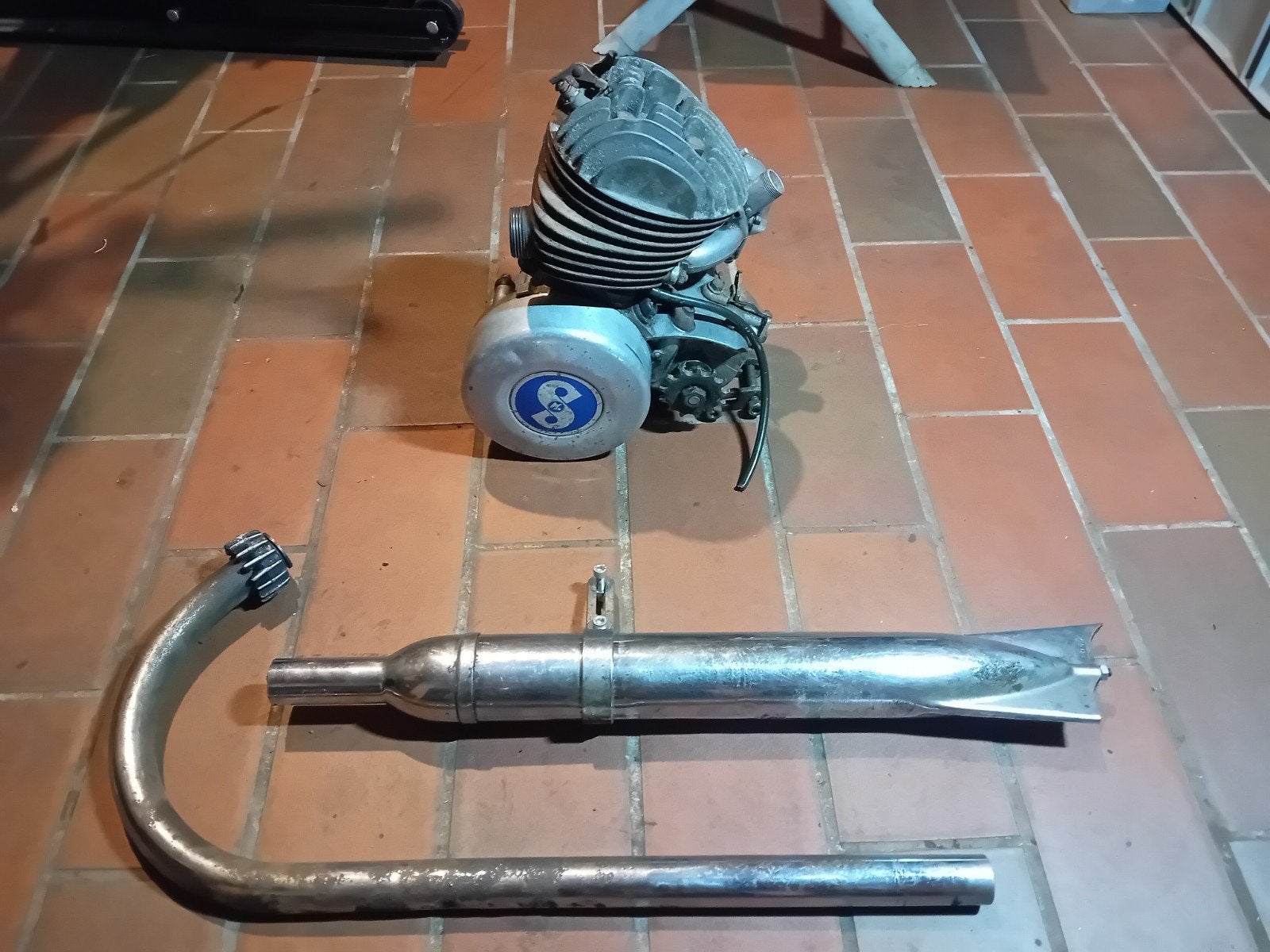 sachs motorblok met uitlaat, Enlèvement, Bloc