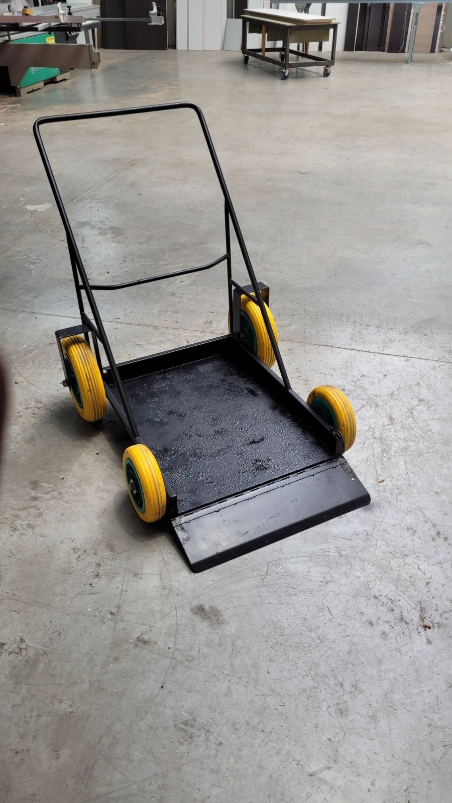 transport kar met laadklep zeer zwaar model, Ophalen