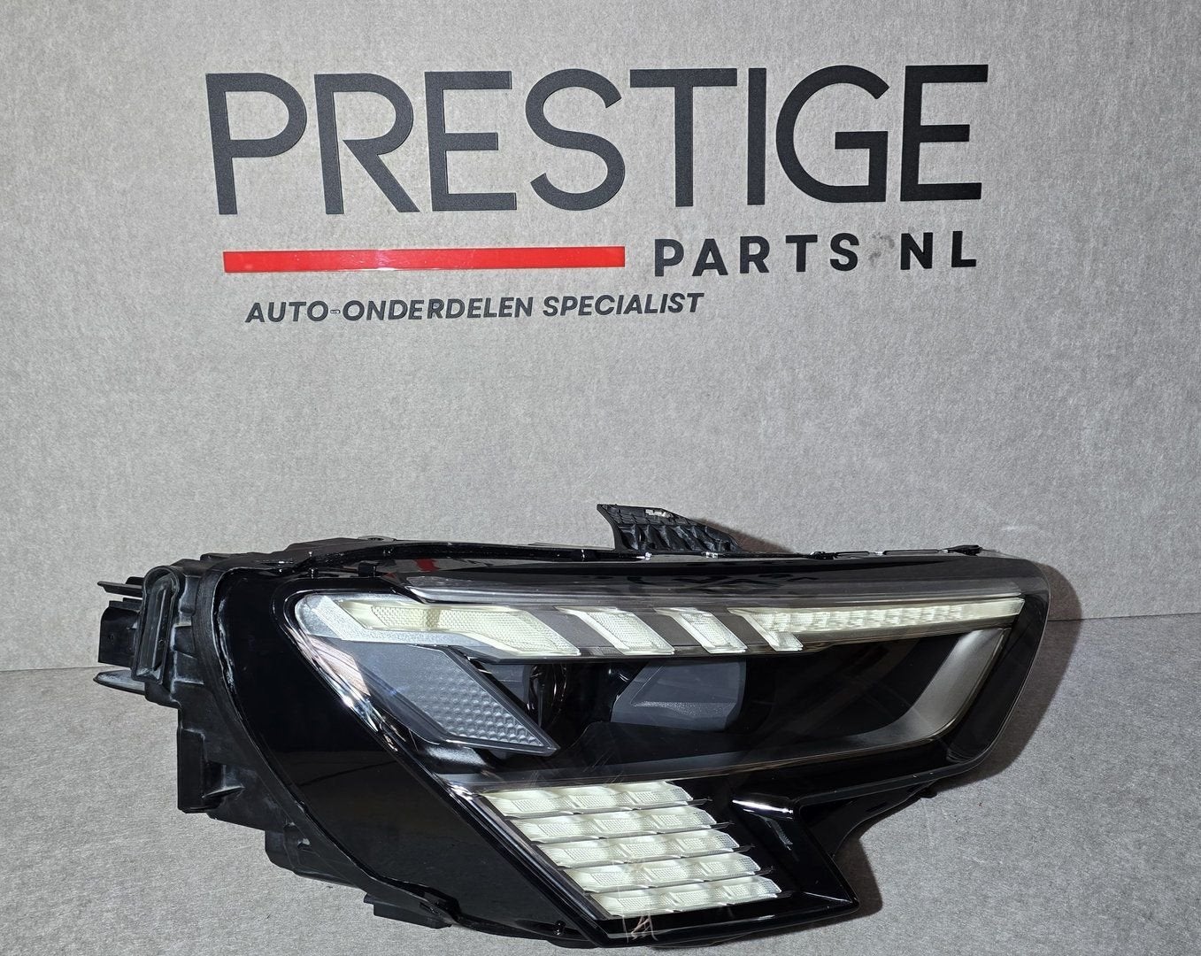Koplamp Audi A3 8Y MATRIX VOLL LED RECHTS 8Y0941036 Compleet, -, Origine de la pièce connue, Audi, Utilisé