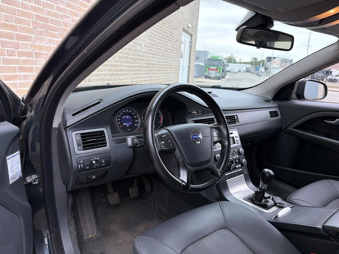 Volvo V70 2.0D Momentum | Cruise | Climate | Stoelverwarming, Auto's, V70, Zilver of Grijs, 157 g/km, Parkeersensor