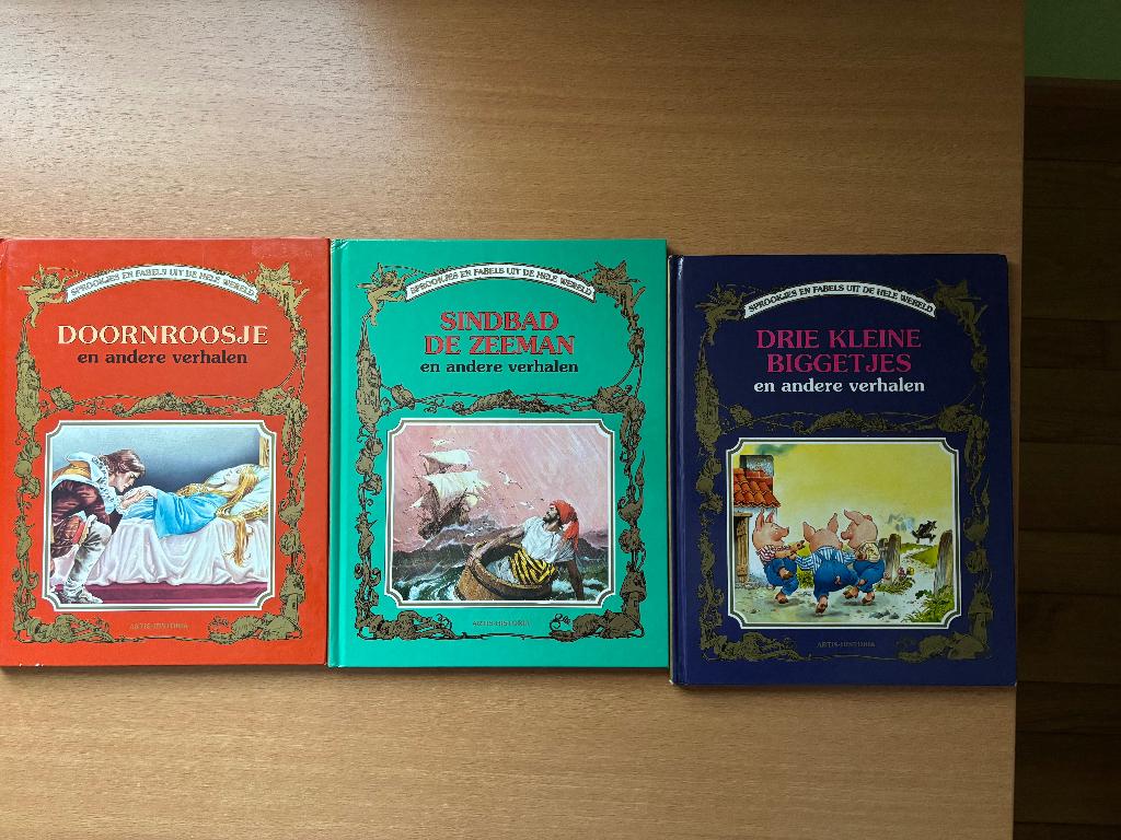 sprookjes en fabels uit de hele wereld : 3 boeken, Boeken, Sprookjes en Fabels, Gelezen, Ophalen